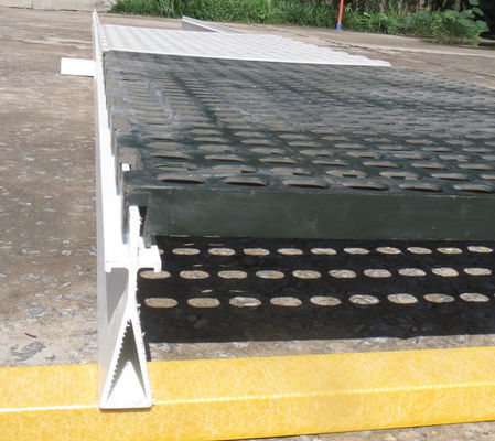 Servicio de corte de vigas de suelo de cerdo de FRP para la construcción de granjas de cerdos 100 120 135 150 mm