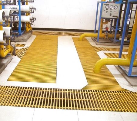 Cubierta de rejilla de drenaje de zanjas de FRP antideslizante con resistencia química y servicio de corte