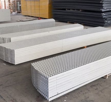 Rejas de FRP moldeadas resistentes a la corrosión para aplicaciones industriales y comerciales