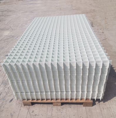 Servicio de corte 50x50mm Gran malla de rejas de FRP Recinto de fibra de vidrio Rejilla de ventilación de aire