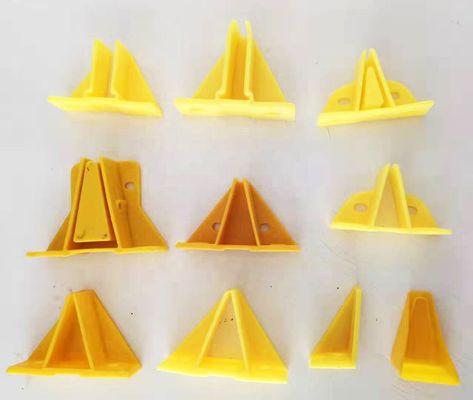 El material utilizado para la fabricación de los materiales de revestimiento de pisos de fibra de vidrio, incluidos los accesorios para pisos con barras de plástico