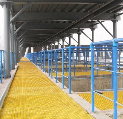 Servicio de corte Plataforma de trabajo de FRP con grúa y escaleras resistentes a la corrosión