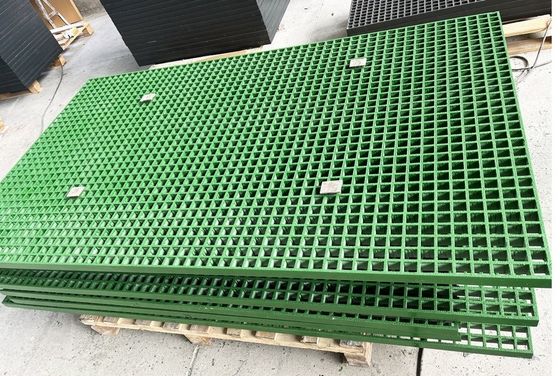 Rejilla de fibra de vidrio moldeada de alta resistencia 38x38mm Rejilla aislada GRP Frp para marina