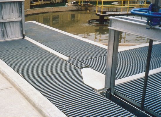 Panel de cubierta de rejilla de fibra de vidrio pultrudada resistente a la corrosión con superficie antideslizante