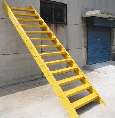 Escaleras escalonadas de FFRP para aislamiento y resistencia a la corrosión