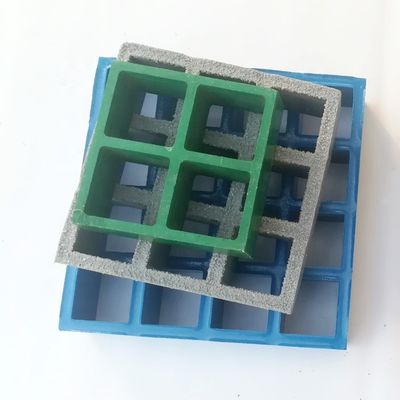 Grilla de suelo de fibra de vidrio de superficie antideslizante con característica anticorrosión para pavimento