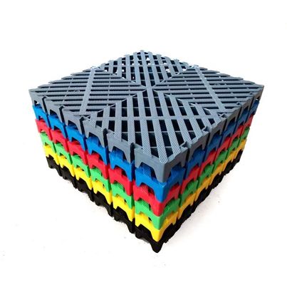 50x50x5.0cm Alfombras de piso de garaje de plástico para taller de lavado de coches estilo de diseño industrial