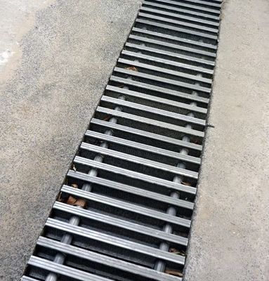 Fácil de instalar Rejas de FRP para acceso a escaleras Alta capacidad de carga y estructura fuerte