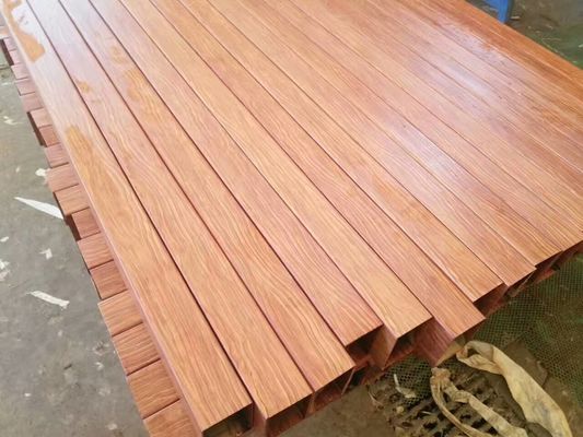 Profiles de tubos compuestos de fibra de vidrio de grano de madera anticorrosión para estructuras de pérgulas de FRP