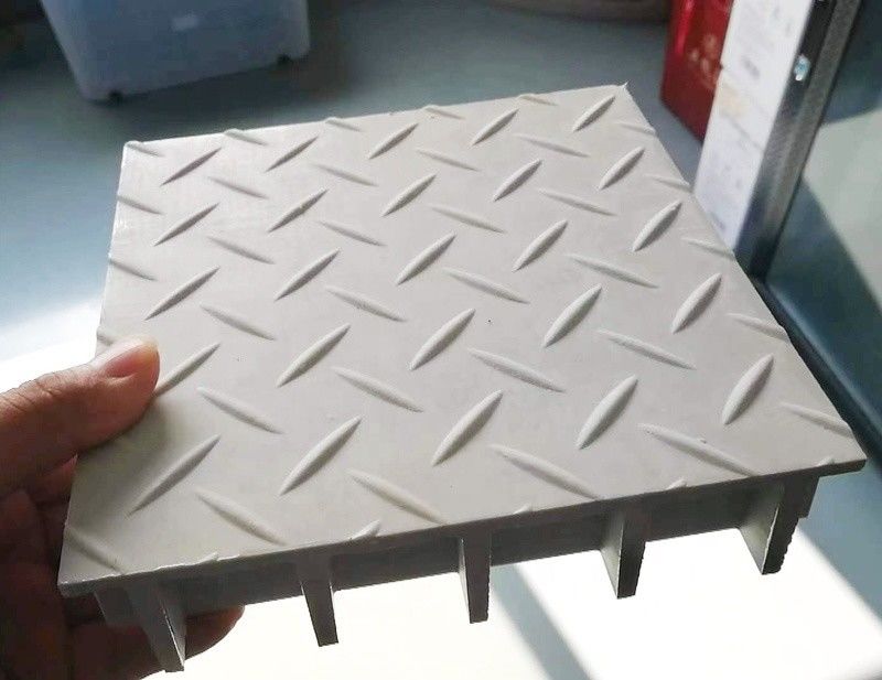 Pasarela de rejillas de FRP con resistencia a la corrosión química y altura de 20 mm a 50 mm