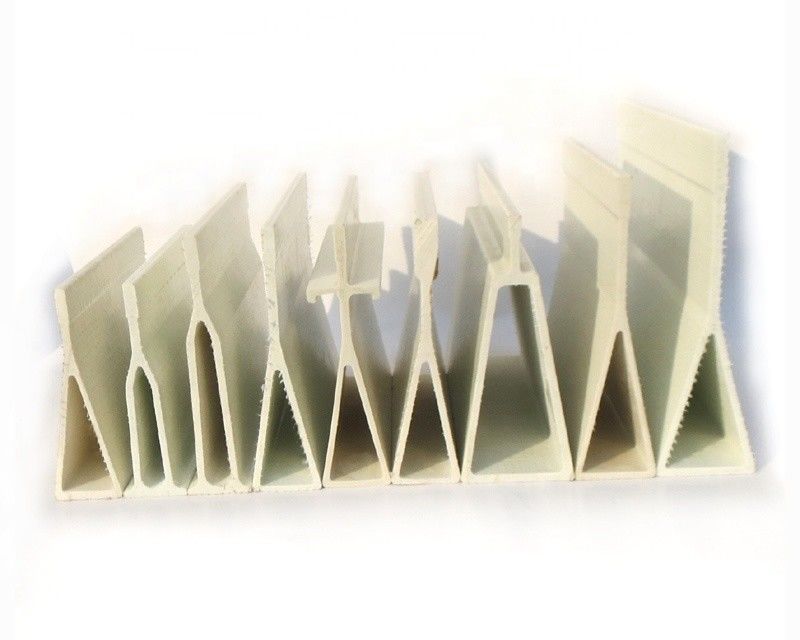 Profiles de vigas de apoyo de alta resistencia FRP de pultrusión de forma triangular de 40 mm a 150 mm de altura